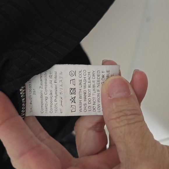 Shein curve. Black 100% Polyester, Size 0XL. - Picture 4 of 4